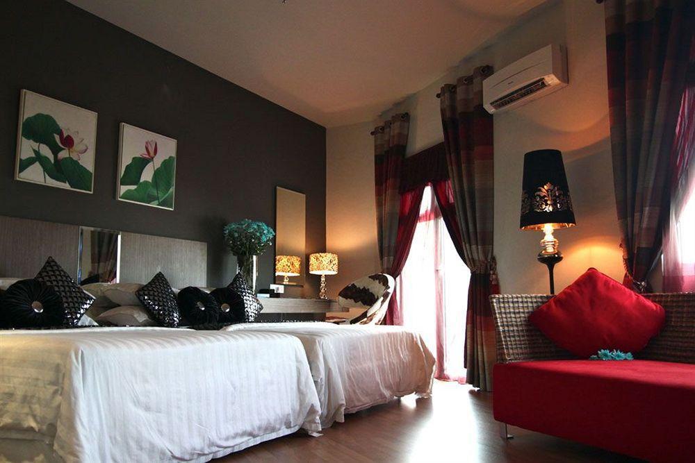 Arenaa Deluxe Hotel Malacca Extérieur photo