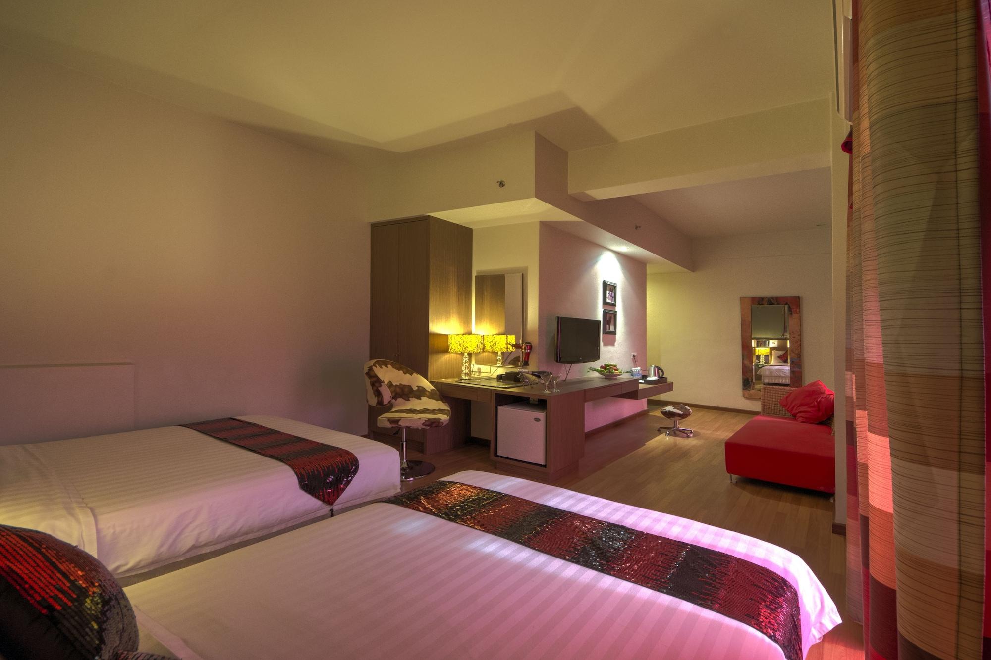 Arenaa Deluxe Hotel Malacca Extérieur photo