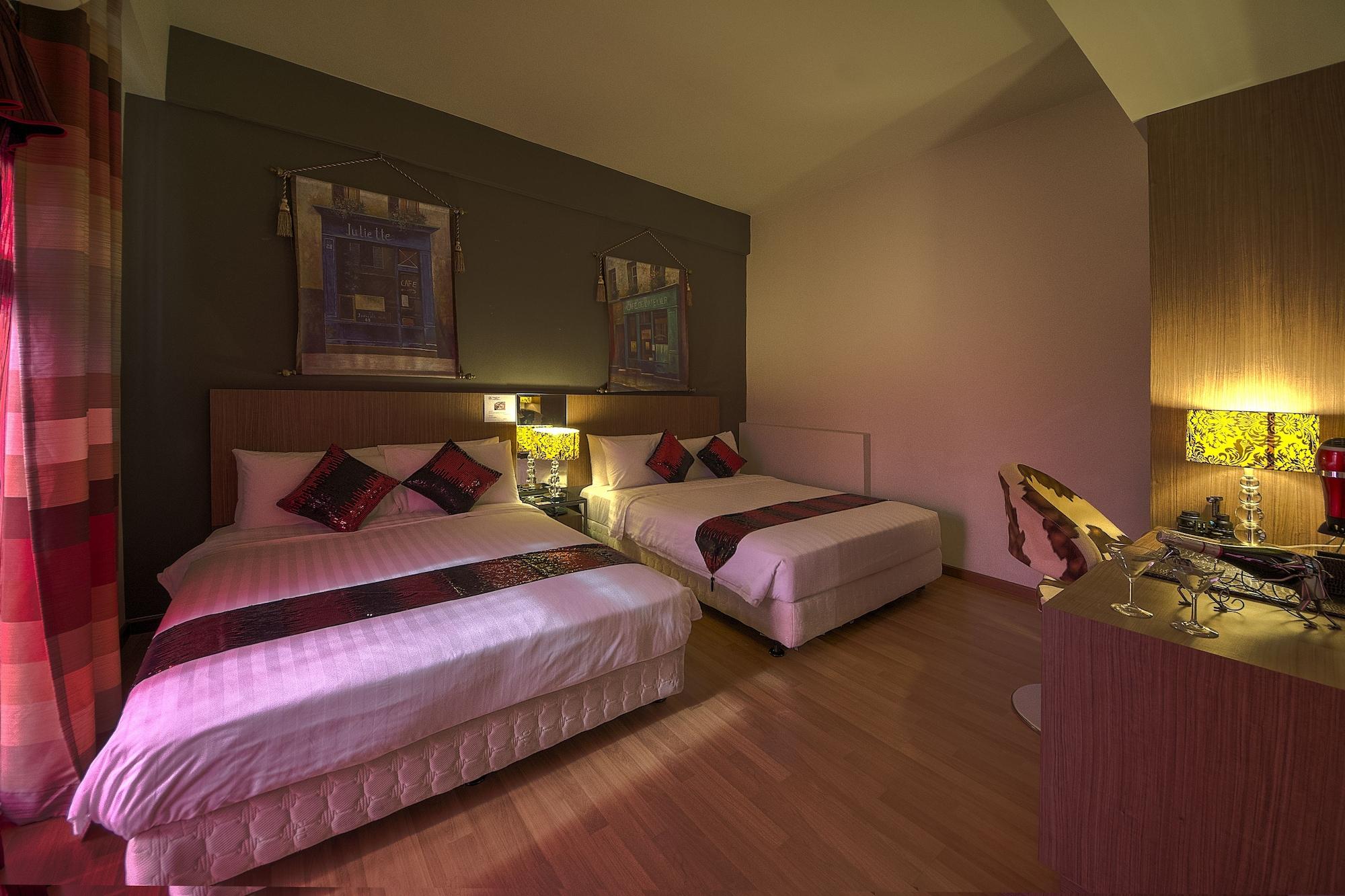 Arenaa Deluxe Hotel Malacca Extérieur photo