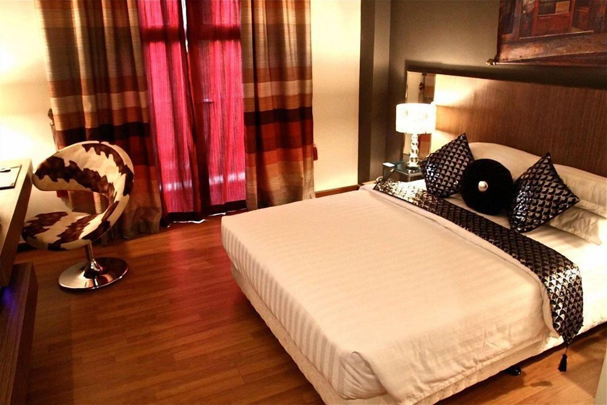Arenaa Deluxe Hotel Malacca Extérieur photo