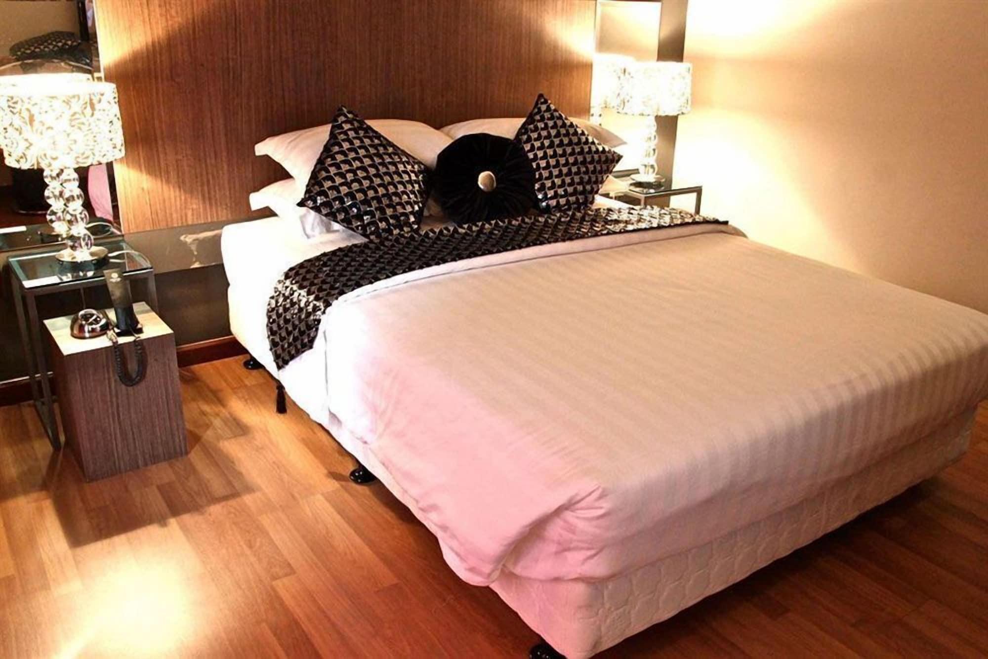 Arenaa Deluxe Hotel Malacca Extérieur photo
