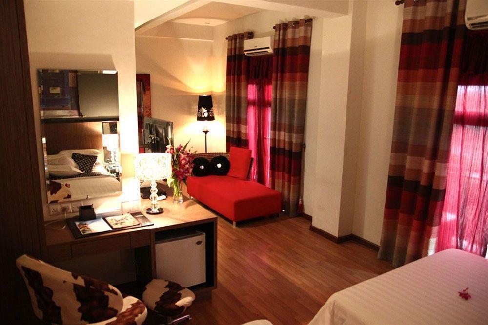 Arenaa Deluxe Hotel Malacca Extérieur photo