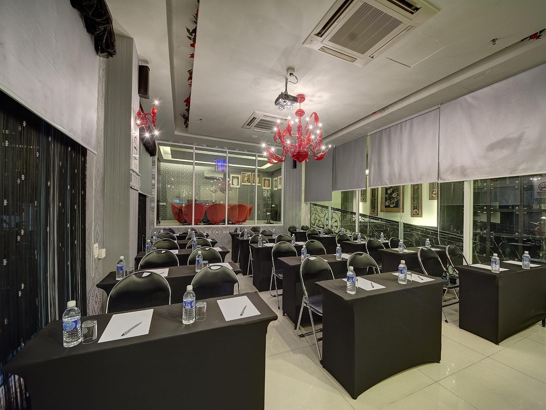Arenaa Deluxe Hotel Malacca Extérieur photo