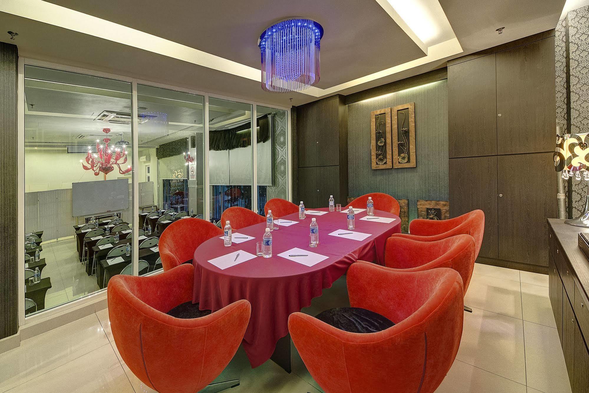 Arenaa Deluxe Hotel Malacca Extérieur photo