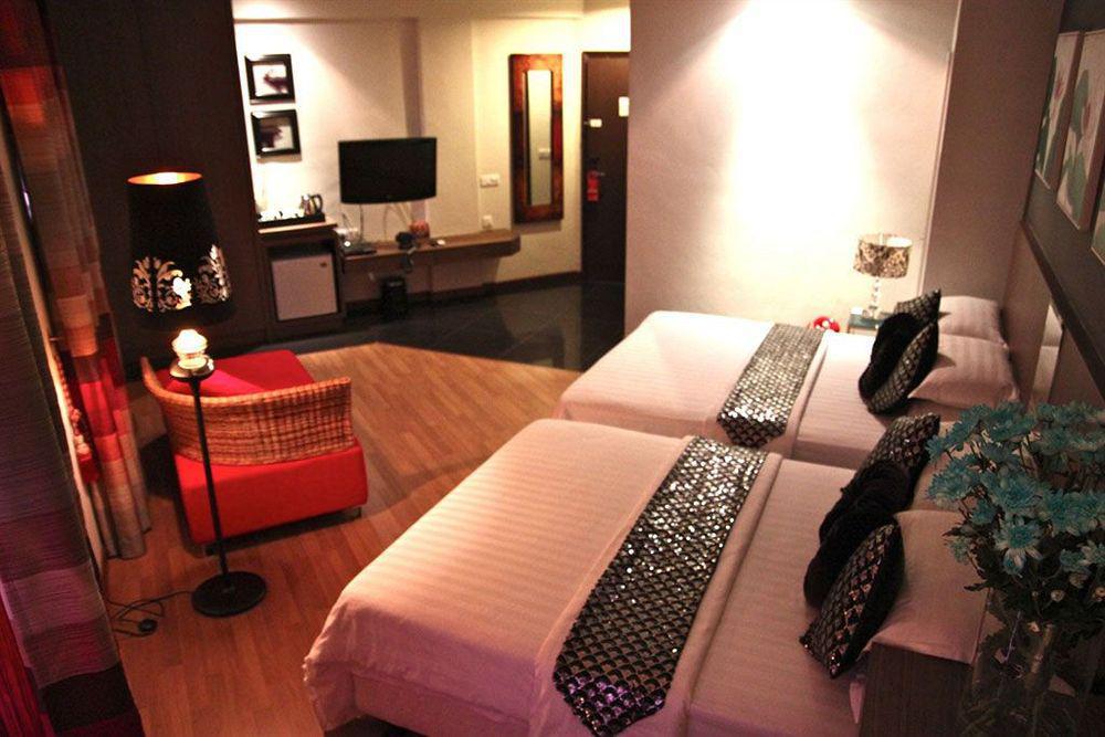 Arenaa Deluxe Hotel Malacca Extérieur photo